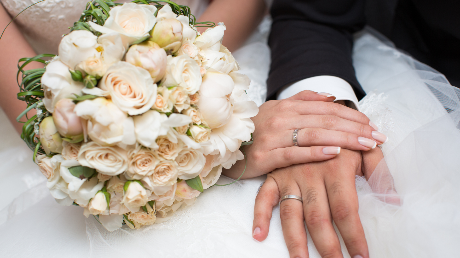 7 Creative Ways to Announce Your Name Change After Marriage