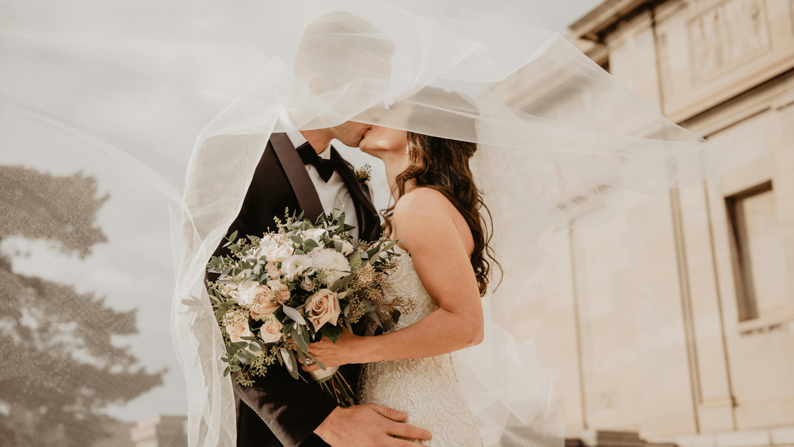 How To Plan A Wedding On A Budget
